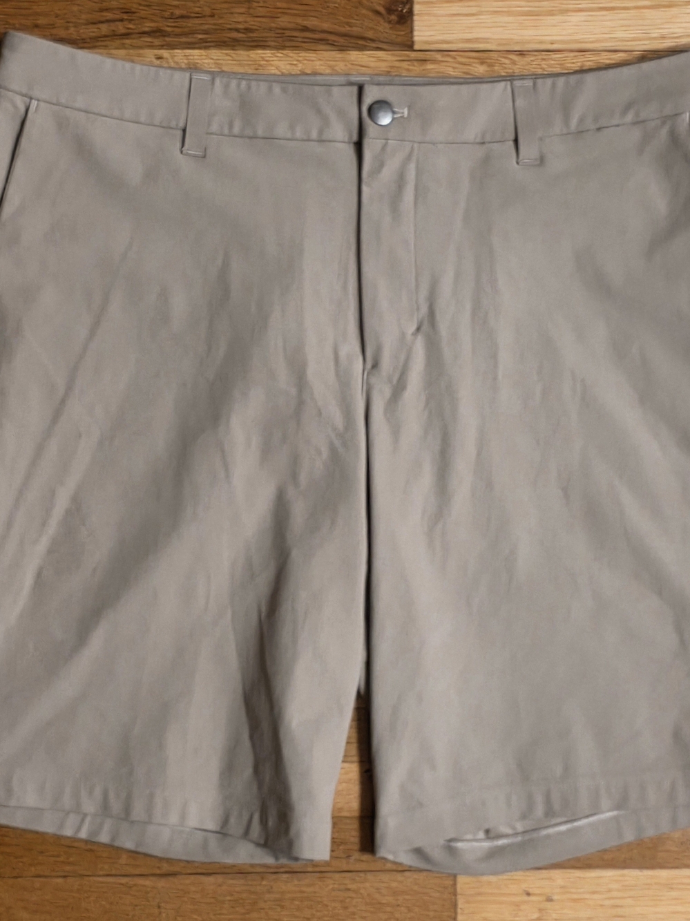 Men's Lululemon Commission Classic 38 Khaki Shorts 10 Inch Inseam